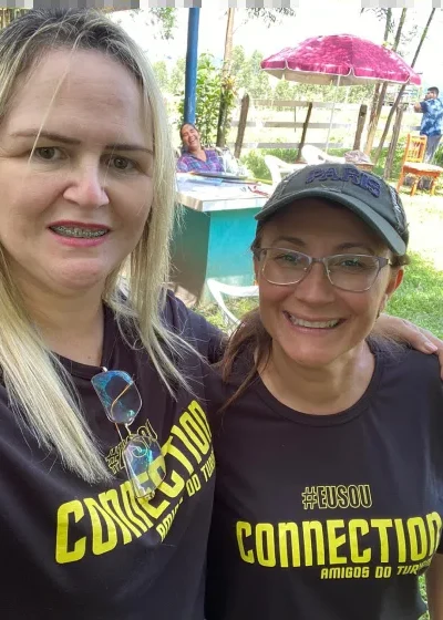 Participantes com camisetas da Connection Amigos do Turismo